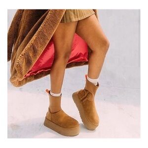 New UGG Classic Dipper Platform Zip
Boots Shoes Chestnut Brown Women's